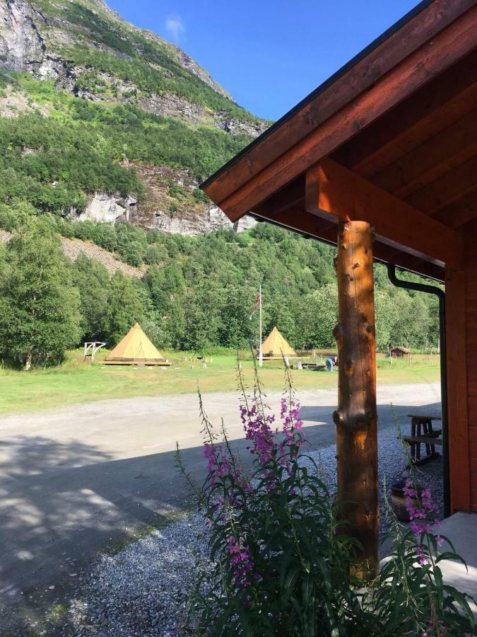 Dalen Gaard Camping Og Hytter Geiranger Bagian luar foto